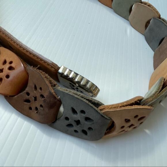 Brighton multicolored leather belt silver colored buckle and hardware - Picture 2 of 12